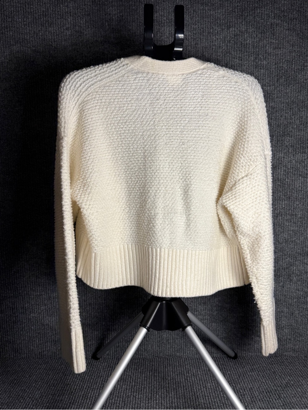 Abercrombie Cream Textured Cropped Cardigan Sweater Size Small - Picture 3 of 9